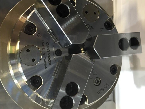 千島前置式氣動卡盤RT和RTS之間有哪些區(qū)別以及特點？