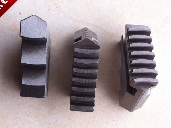 卡盤(pán)分離爪和整體爪有什么區(qū)別，（三爪卡盤(pán)分離爪A與C有什么區(qū)別）